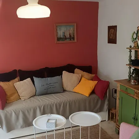 Avec Piscine Et Pres Du Puy-en-velay - Fr-1-582-542 3* Espaly-Saint-Marcel