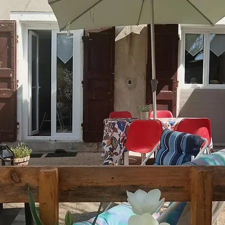 Avec Piscine Et Pres Du Puy-en-velay - Fr-1-582-542 3* Espaly-Saint-Marcel