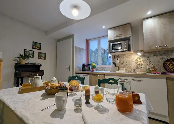 Avec Piscine Et Pres Du Puy-en-velay - Fr-1-582-542