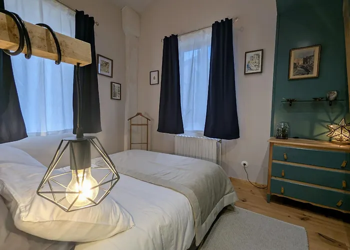 Avec Piscine Et Pres Du Puy-en-velay - Fr-1-582-542