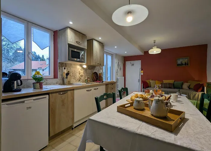 Avec Piscine Et Pres Du Puy-en-velay - Fr-1-582-542 3* Espaly-Saint-Marcel