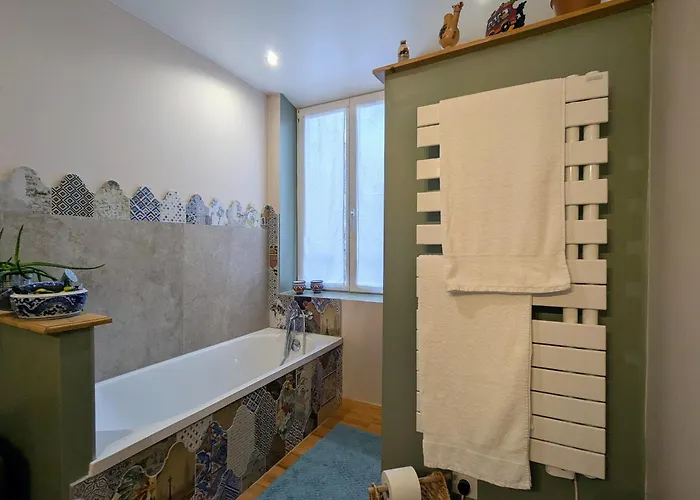 Avec Piscine Et Pres Du Puy-en-velay - Fr-1-582-542