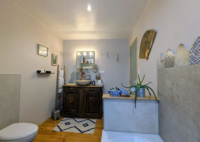 Avec Piscine Et Pres Du Puy-en-velay - Fr-1-582-542 3* Espaly-Saint-Marcel