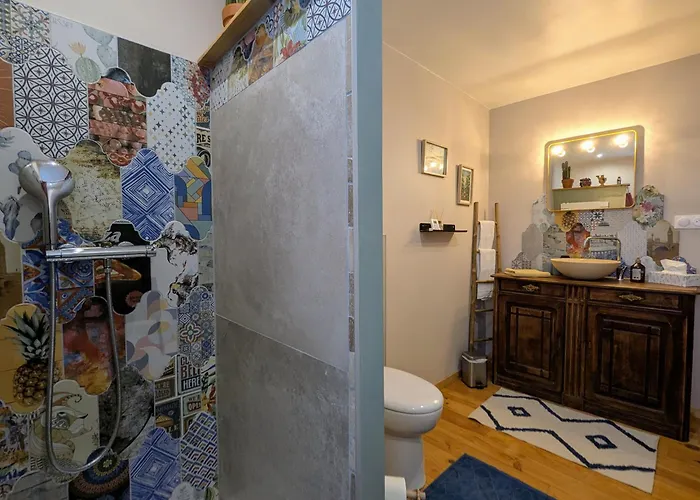 Avec Piscine Et Pres Du Puy-en-velay - Fr-1-582-542 3*