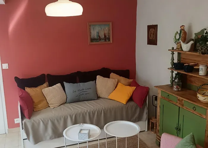 Avec Piscine Et Pres Du Puy-en-velay - Fr-1-582-542 3* Espaly-Saint-Marcel