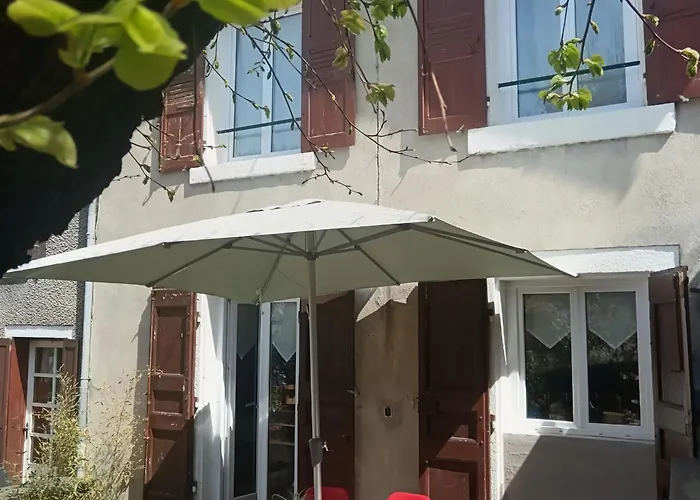 Avec Piscine Et Pres Du Puy-en-velay - Fr-1-582-542 3*