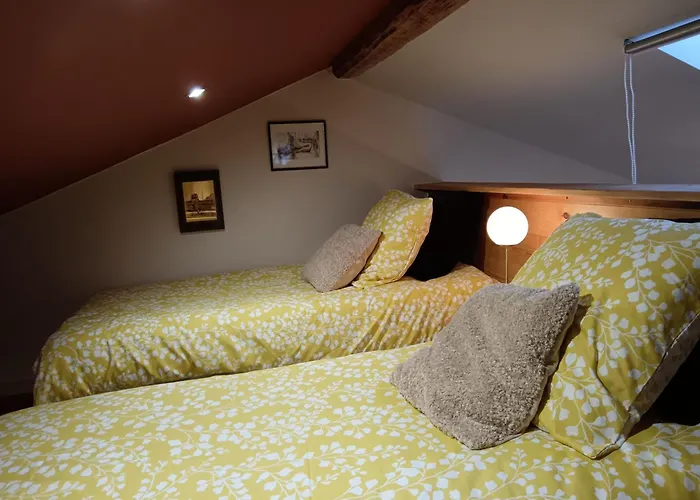 Avec Piscine Et Pres Du Puy-en-velay - Fr-1-582-542