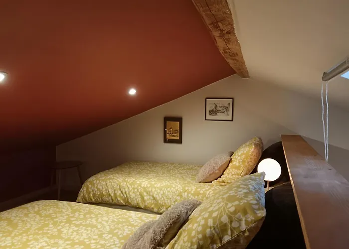 Avec Piscine Et Pres Du Puy-en-velay - Fr-1-582-542 Отель типа 